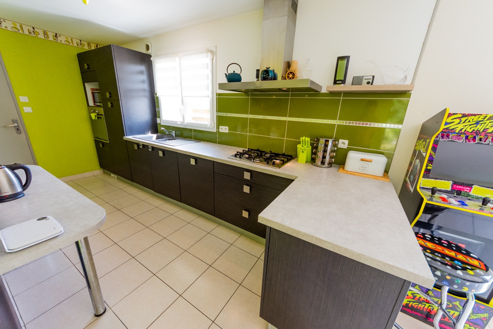 MAISON DE VILLE DE 2009 T6 130M² - 4 CHAMBRES VOIR 5 - LUMINEUSE - GARAGE - TERRAIN CLOS photo 2