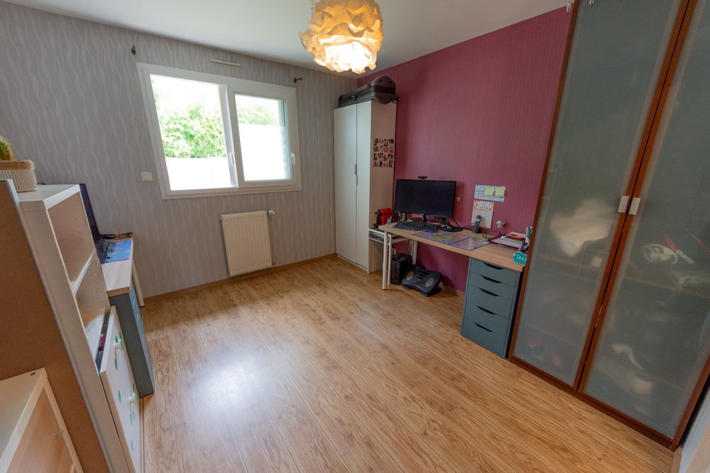MAISON DE VILLE DE 2009 T6 130M² - 4 CHAMBRES VOIR 5 - LUMINEUSE - GARAGE - TERRAIN CLOS photo 3