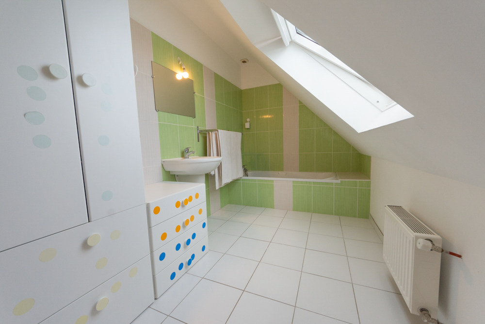 MAISON DE VILLE DE 2009 T6 130M² - 4 CHAMBRES VOIR 5 - LUMINEUSE - GARAGE - TERRAIN CLOS photo 4