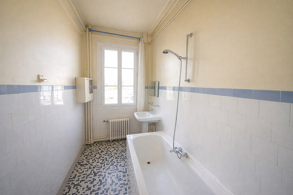 APPARTEMENT - 150 M² SUR DEUX ETAGES - DIVISION EN DEUX LOTS POSSIBLES -4 GRANDES CHAMBRES - LUMINEUX - PAS DE VIS A VIS photo 4