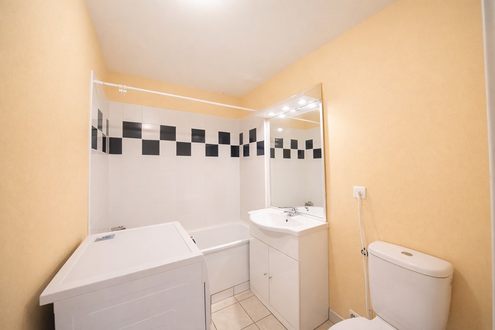 APPARTEMENT T1 BIS - LUMINEUX - BALCON - RESIDENCE RECENTE - ASCENSEUR - CHAUFFAGE URBAIN photo 5