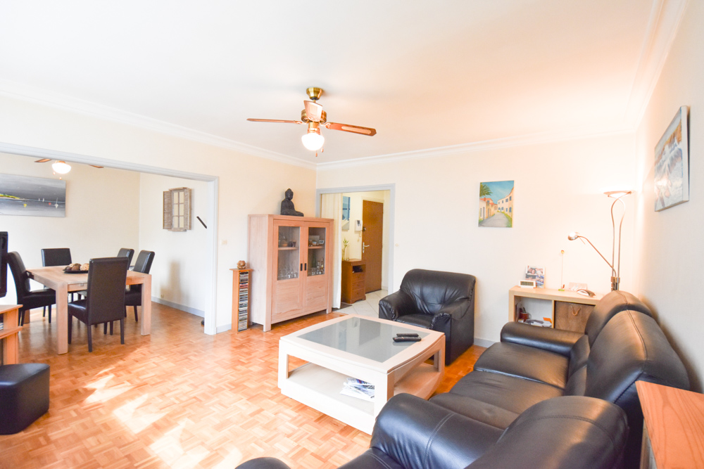 RUE DE CHAMPAGNE - APPARTEMENT - T4 DE 77 M2 - 2 CHAMBRES (POSSIBLE 3) - LUMINEUX - SPACIEUX - SANS TRAVAUX - DALLE BETON - CHAUFFAGE URBAIN - CAVE. photo 2