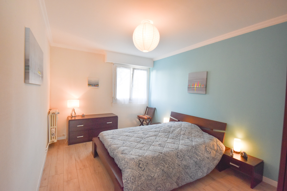 RUE DE CHAMPAGNE - APPARTEMENT - T4 DE 77 M2 - 2 CHAMBRES (POSSIBLE 3) - LUMINEUX - SPACIEUX - SANS TRAVAUX - DALLE BETON - CHAUFFAGE URBAIN - CAVE. photo 5