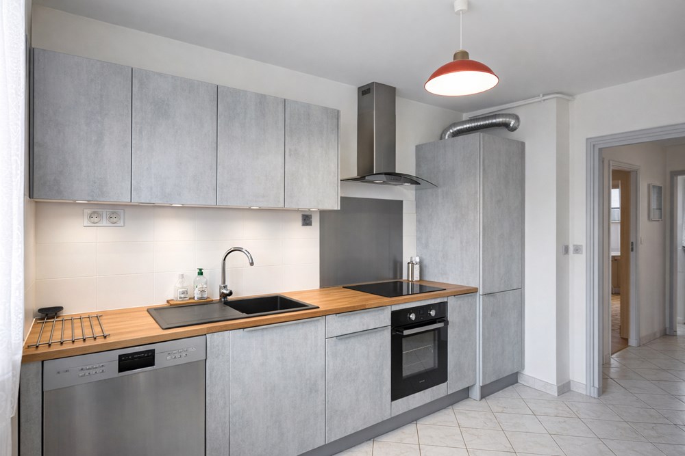 RUE DE CHAMPAGNE - APPARTEMENT - T4 DE 77 M2 - 2 CHAMBRES (POSSIBLE 3) - LUMINEUX - SPACIEUX - SANS TRAVAUX - DALLE BETON - CHAUFFAGE URBAIN - CAVE. photo 3