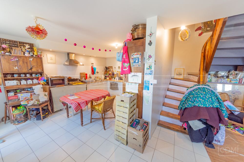 MAISON T6 105M² - 4 CHAMBRES - TERRAIN 500M² - LOCATAIRE EN PLACE - BEAU POTENTIEL photo 2