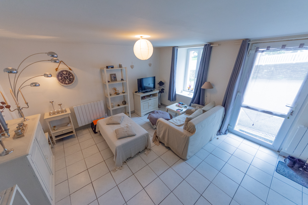 IMMEUBLE 2 LOTS 163M² - 1 T4 + 1 T1 BIS AVEC JARDINS ET PARKING - BEAU POTENTIEL photo 2