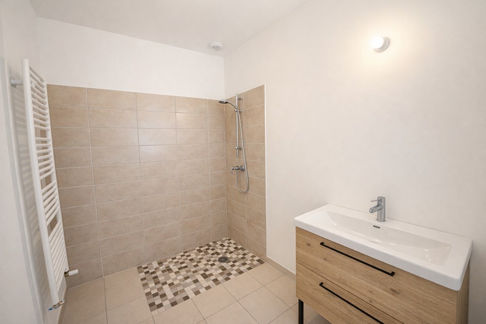 MAISON DE 2023 75M² - 2 CHAMBRES - AUCUNS TRAVAUX - POMPE A CHALEUR - CALME - DPE A - PLAIN PIED - GARANTIE DECENNALE photo 4