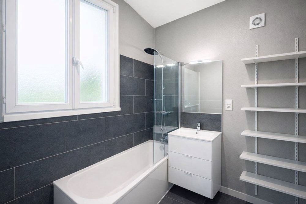BEL APPARTEMENT LUMINEUX AVEC JARDIN - T2 - PETIT IMMEUBLE- CALME- SECTEUR TRES RECHERCHE photo 4