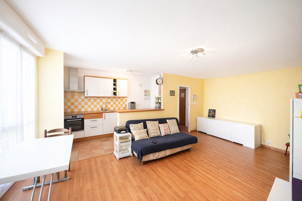 APPARTEMENT 62M² - 2 CHAMBRES - BALCON FERME - JOLIE VUE - DALLE BETON - COUP DE COEUR - CHAUFFAGE URBAIN photo 3