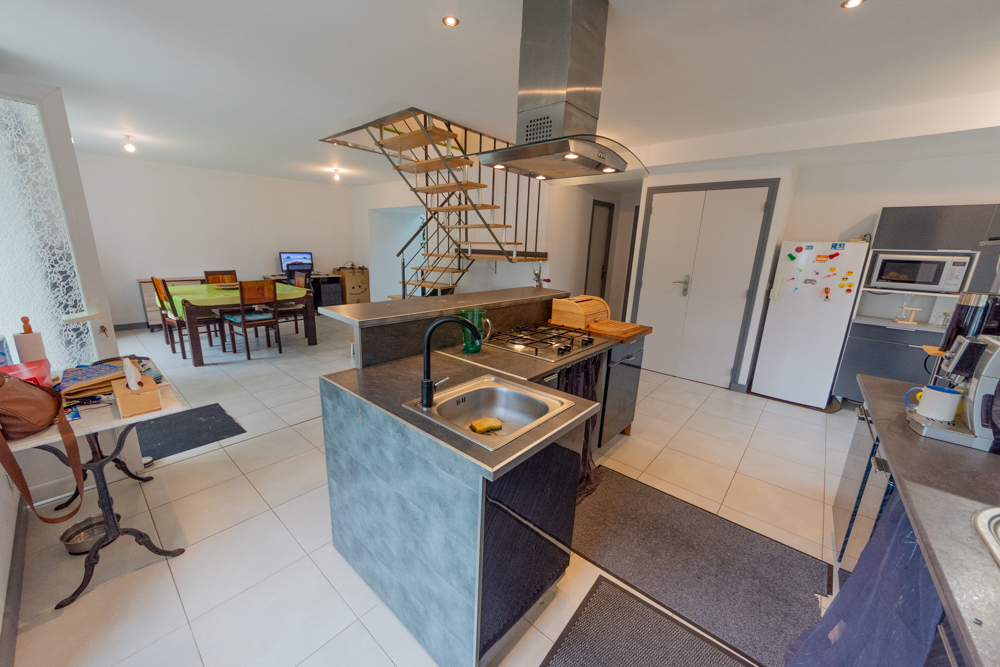MAISON INDIVIDUELLE 128M² AVEC DEPENDANCE - PERGOLAS - 3 CHAMBRES SUR TERRAIN CLOS DE 3000M²