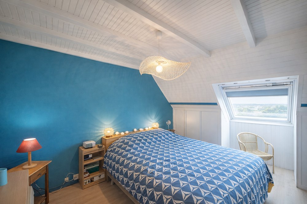 MAISON T7 - PIECE VIE 50 M² - 4 CHAMBRES + 1 BUREAU - TERRAIN 1500M² - GARAGES 4 VOITURES - RARE photo 3