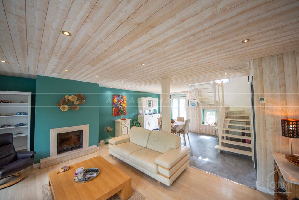 MAISON T7 - PIECE VIE 50 M² - 4 CHAMBRES + 1 BUREAU - TERRAIN 1500M² - GARAGES 4 VOITURES - RARE photo 4