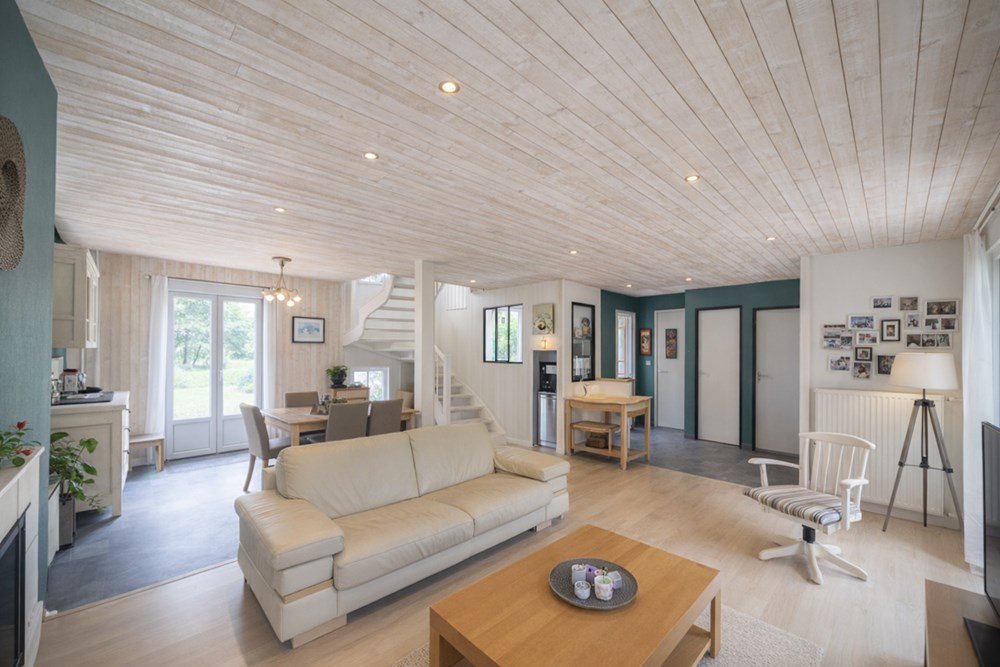 MAISON T7 - PIECE VIE 50 M² - 4 CHAMBRES + 1 BUREAU - TERRAIN 1500M² - GARAGES 4 VOITURES - RARE