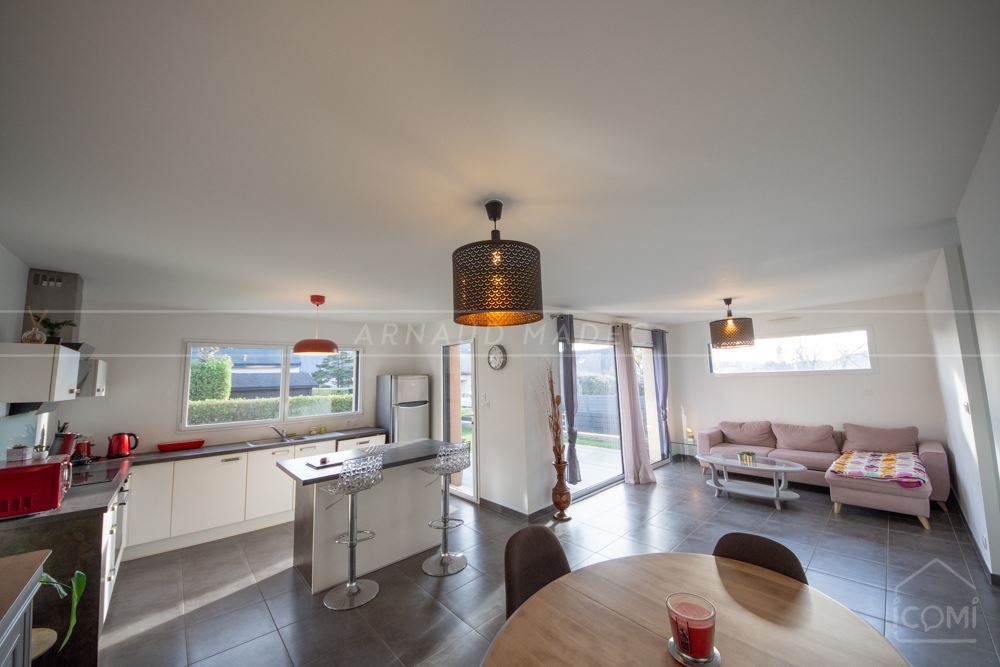 MAISON CONTEMPORAINE RECENTE DE 2013 - ESPACE VIE TRIPLE - 4 CHAMBRES - GARAGE - EXCELLENT DPE - RARE photo 2