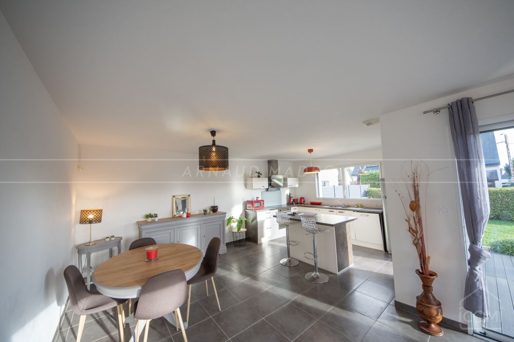 MAISON CONTEMPORAINE RECENTE DE 2013 - ESPACE VIE TRIPLE - 4 CHAMBRES - GARAGE - EXCELLENT DPE - RARE photo 3