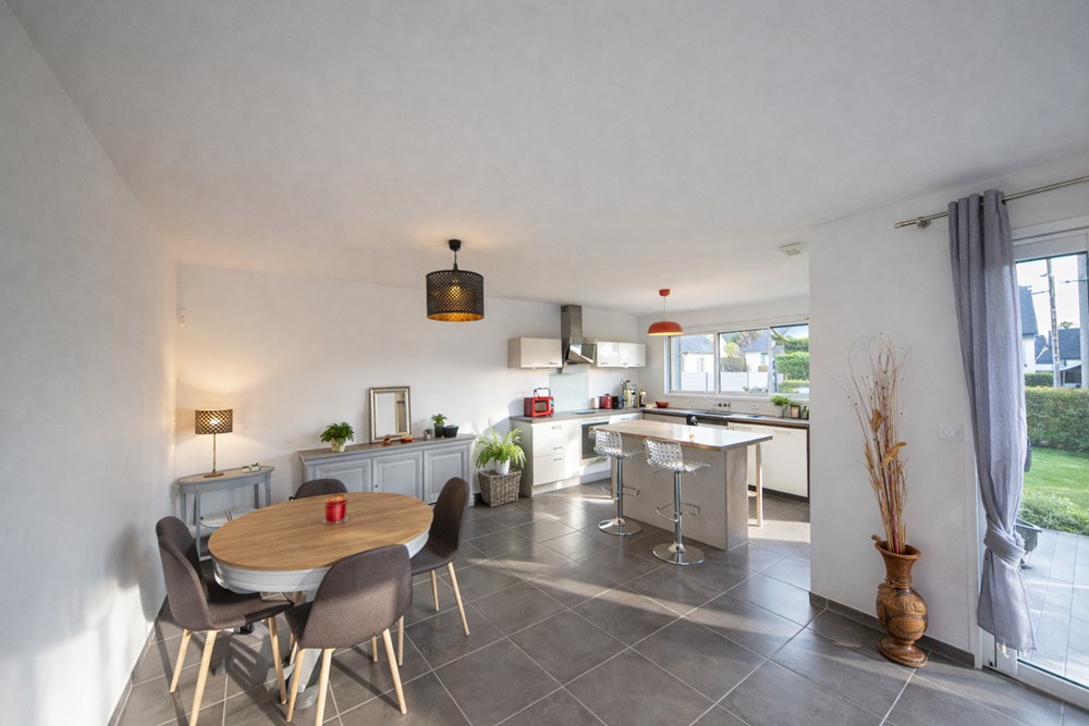 MAISON CONTEMPORAINE RECENTE DE 2013 - ESPACE VIE TRIPLE - 4 CHAMBRES - GARAGE - EXCELLENT DPE - RARE photo 4