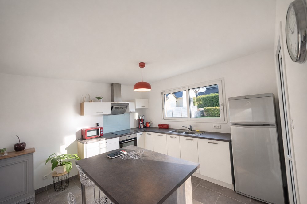 MAISON CONTEMPORAINE RECENTE DE 2013 - ESPACE VIE TRIPLE - 4 CHAMBRES - GARAGE - EXCELLENT DPE - RARE photo 3
