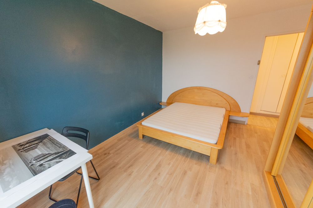 APPARTEMENT T5 95M² - 4 CHAMBRES EN COLOCATION - PLACE DE PARKING PRIVEE SOUTERRAINE - CAVE photo 3