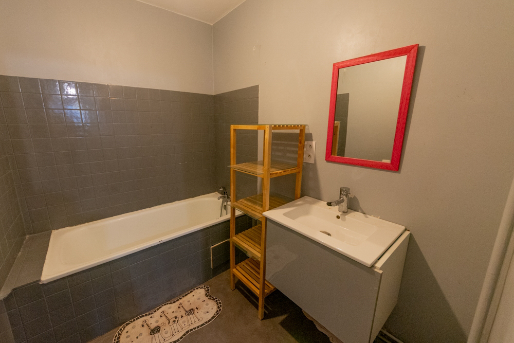 APPARTEMENT T5 95M² - 4 CHAMBRES EN COLOCATION - PLACE DE PARKING PRIVEE SOUTERRAINE - CAVE photo 4