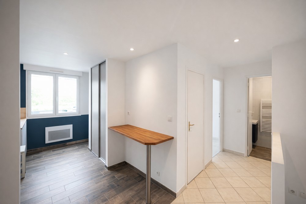 APPARTEMENT 60 M² - 2 CHAMBRES - DALLE BETON - RENOVATION RECENTE - CAVE - CALME photo 3