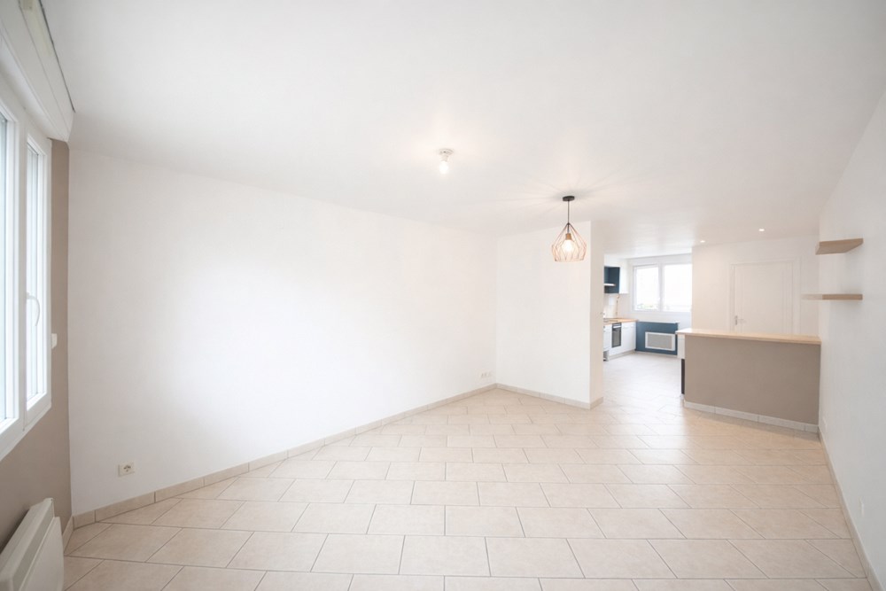 APPARTEMENT 60 M² - 2 CHAMBRES - DALLE BETON - RENOVATION RECENTE - CAVE - CALME