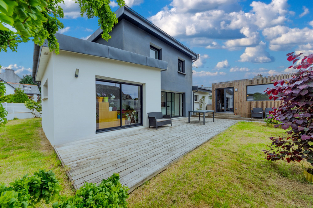 MAISON DE 2010 136M² - 4 CHAMBRES - GARAGE - DEPENDANCE SUR TERRAIN CLOS DE 400M² photo 5