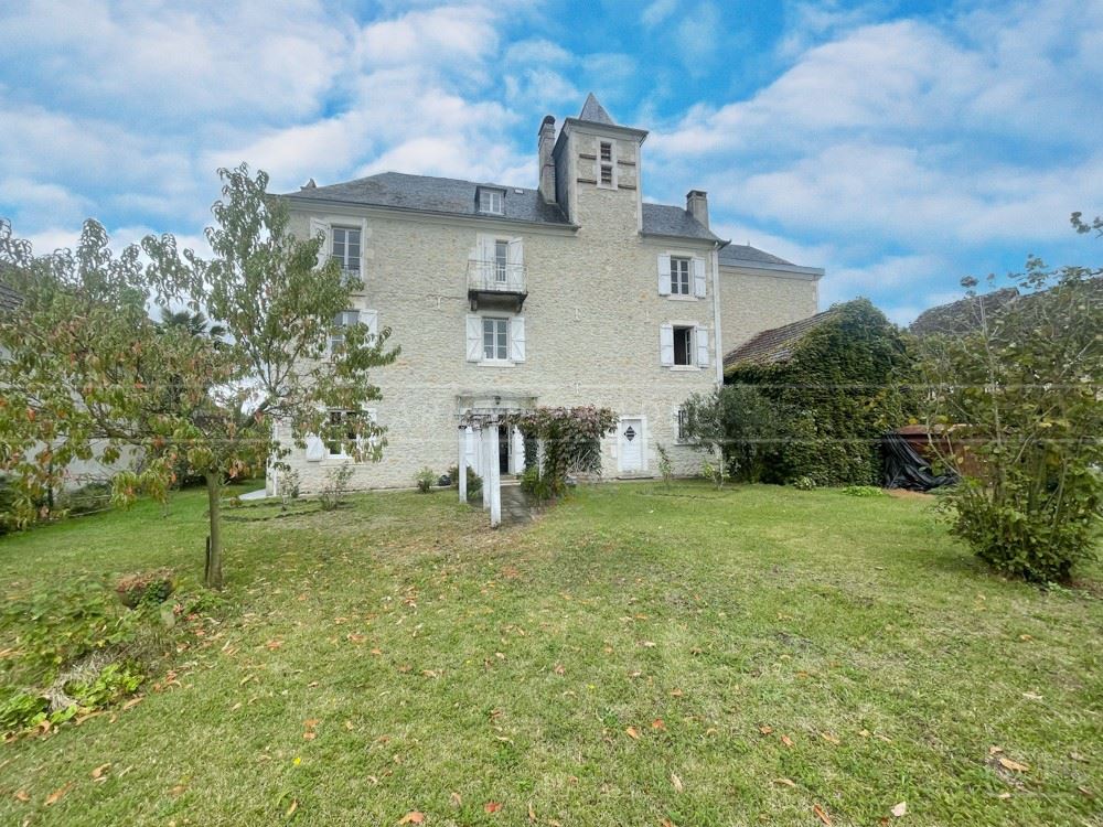 PROPRIETE DE 1871 - T10 DE 300 M² - ARCHITECTURE EXCEPTIONNELLE - SUPERBE TERRAIN - IDEAL CHAMBRE HOTES - RARE photo 3