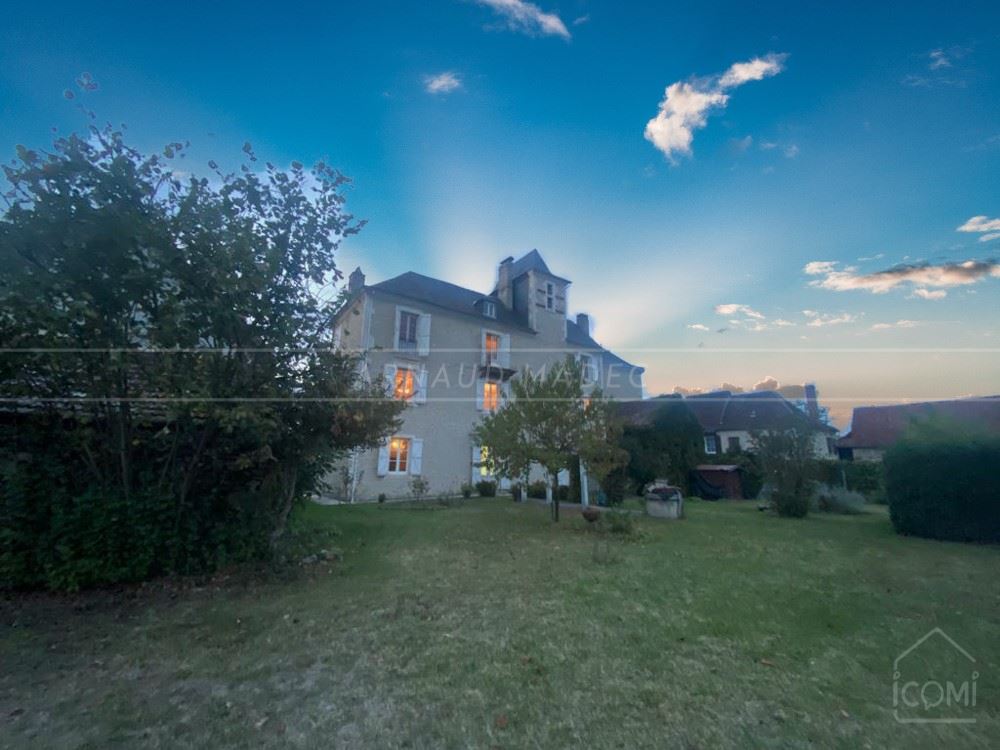 PROPRIETE DE 1871 - T10 DE 300 M² - ARCHITECTURE EXCEPTIONNELLE - SUPERBE TERRAIN - IDEAL CHAMBRE HOTES - RARE photo 2