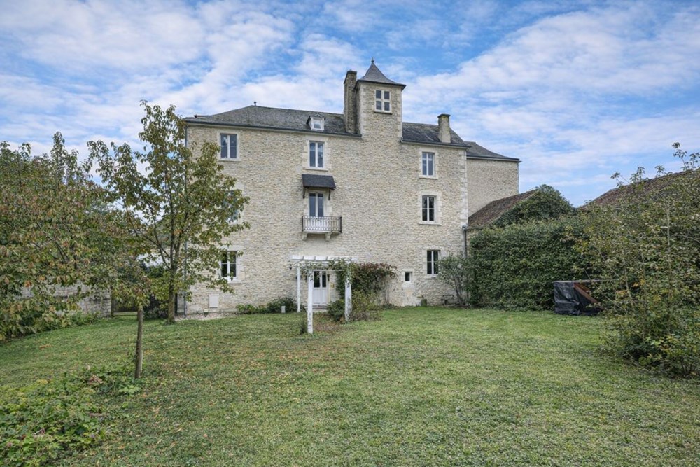 PROPRIETE DE 1871 - T10 DE 300 M² - ARCHITECTURE EXCEPTIONNELLE - SUPERBE TERRAIN - IDEAL CHAMBRE HOTES - RARE