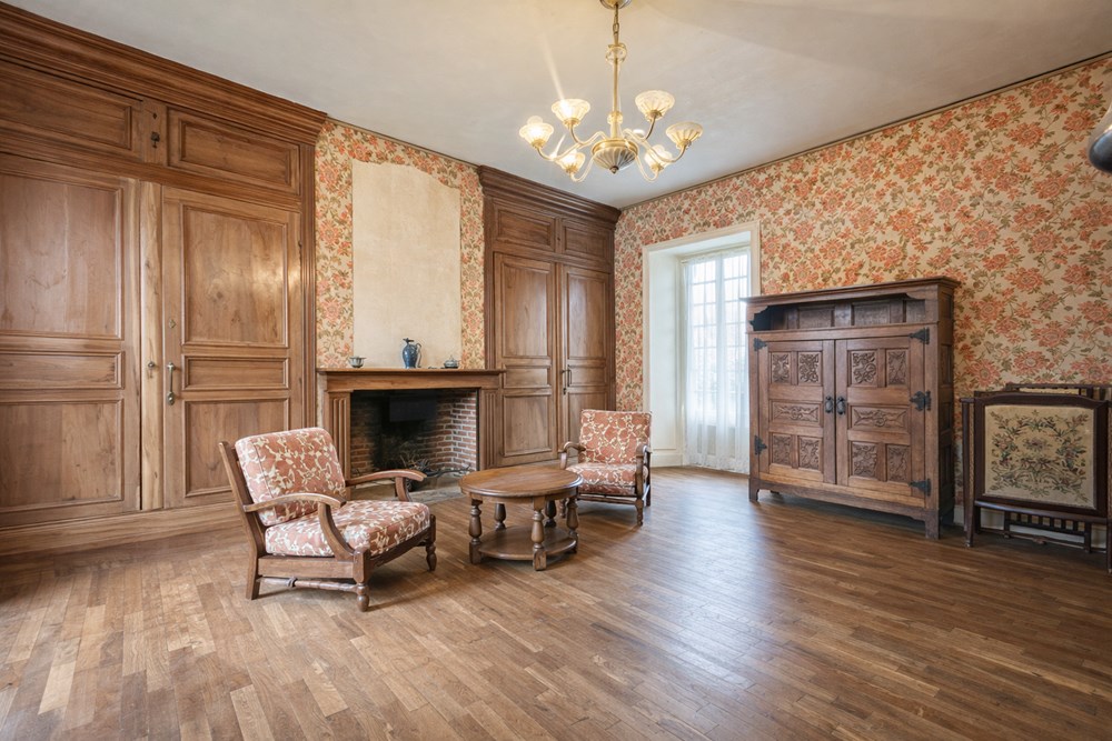 PROPRIETE DE 1871 - T10 DE 300 M² - ARCHITECTURE EXCEPTIONNELLE - SUPERBE TERRAIN - IDEAL CHAMBRE HOTES - RARE photo 2