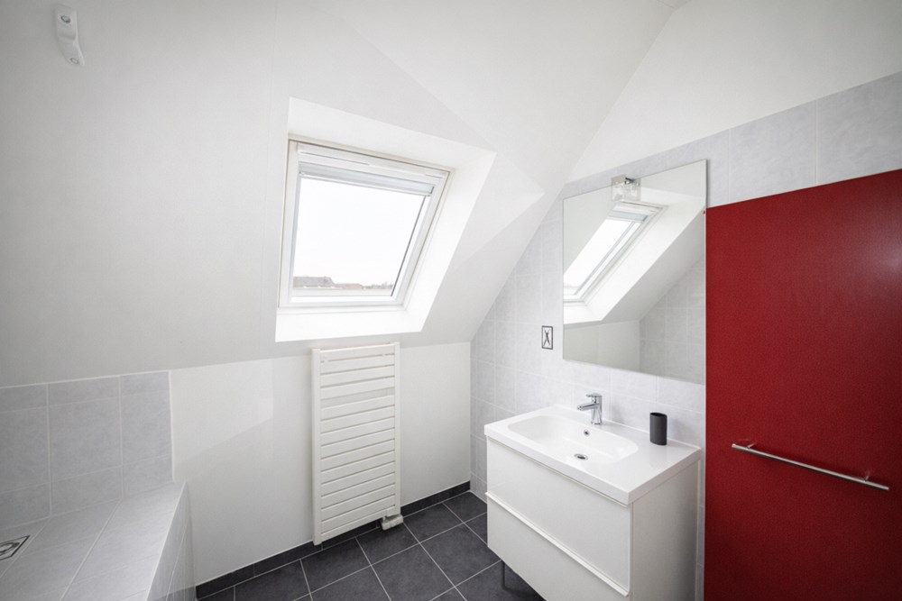 MAISON CONTEMPORAINE T5 - 4 CHAMBRES - JARDIN - GARAGE - EXCELLENT DPE - BON ETAT photo 5