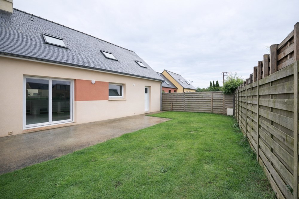 MAISON CONTEMPORAINE T5 - 4 CHAMBRES - JARDIN - GARAGE - EXCELLENT DPE - BON ETAT