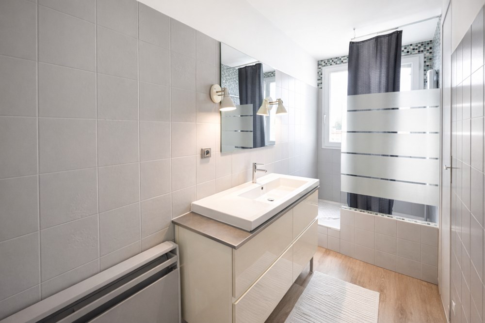 APPARTEMENT A KERGOAT - T4 DE 73 M2 - LUMINEUX - 3 CHAMBRES EN COLOCATION - ASCENSEUR - CAVE - photo 4