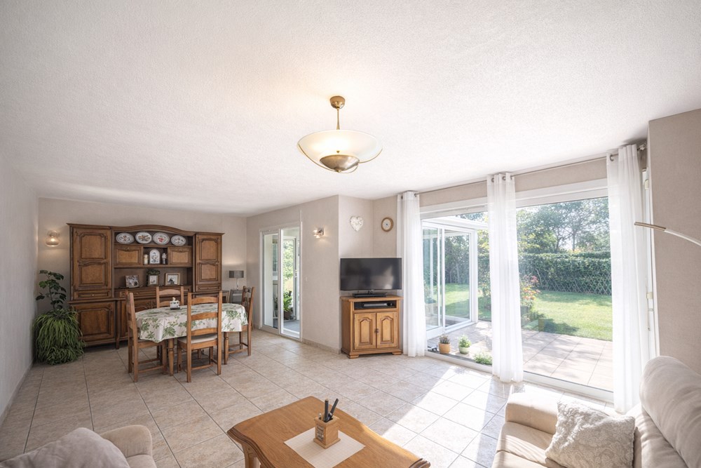 MAISON CONTEMPORAINE DES ANNEES 2000 - PIECE DE VIE TRIPLE 55 M² - 4 BELLES CHAMBRES - ACCES PMR - TERRAIN CLOS 1000 M² - LA PLAGE A 1MN photo 3