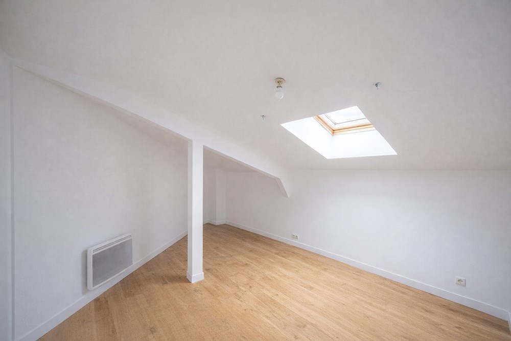 APPARTEMENT 33M² - CENTRE VILLE- 1 CHAMBRE - DERNIER ETAGE - DPE D - RARE - PROCHE COMMERCES ET TRANSPORTS photo 3