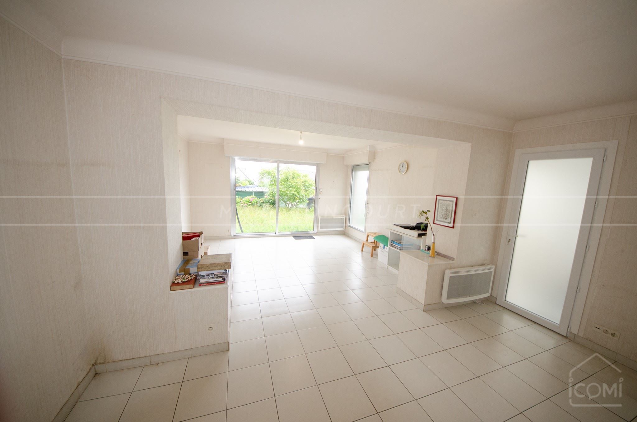 MAISON DE VILLE 100 M² - 6 PIECES - 4 CHAMBRES - DPE D - 2 SALLES DE BAINS - JARDIN BIEN ORIENTE - GRANDE PIECE DE VIE photo 2