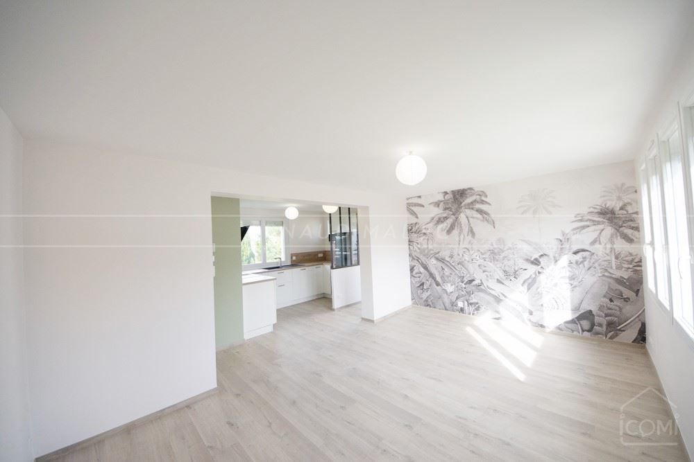 MAISON T4 - SUPERBE PIECE DE VIE AVEC CUISINE US - 2/3 CHAMBRES - GARAGE - JARDIN CLOS - RARE photo 4