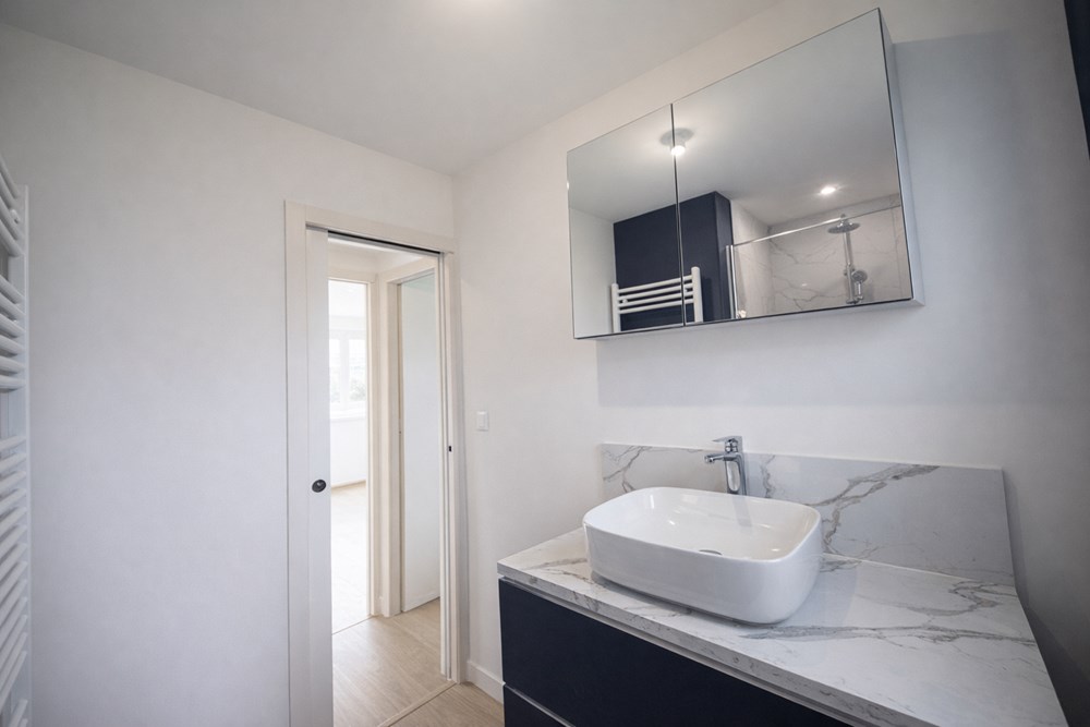 MAISON T4 - SUPERBE PIECE DE VIE AVEC CUISINE US - 2/3 CHAMBRES - GARAGE - JARDIN CLOS - RARE photo 4