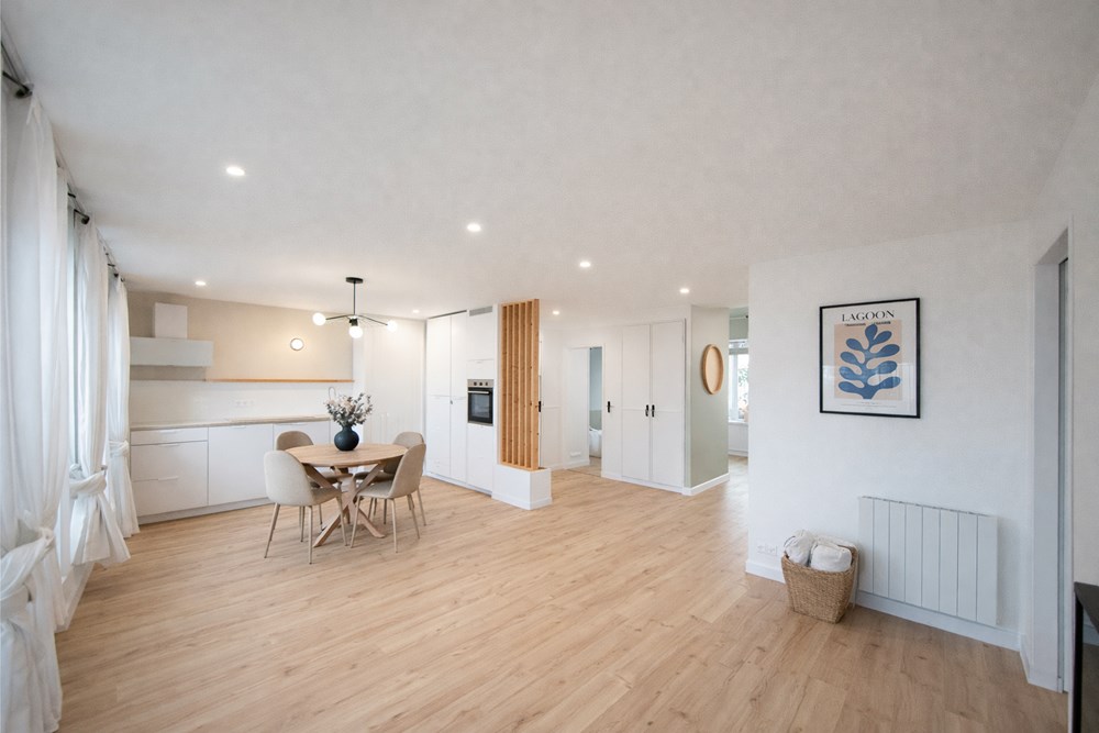 MAGNIFIQUE APPARTEMENT T3 - 62M² - LUMINEUX - 2 BELLES CHAMBRES - 1ER ETAGE - BALCON - GARAGE - COUP DE COEUR
