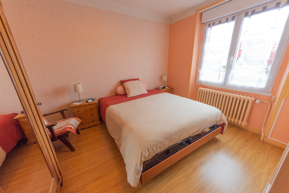 MAISON DE VILLE T5 107M² AVEC SOUS-SOL - GARAGE - 4 CHAMBRES SUR TERRAIN CLOS DE 260M² photo 3