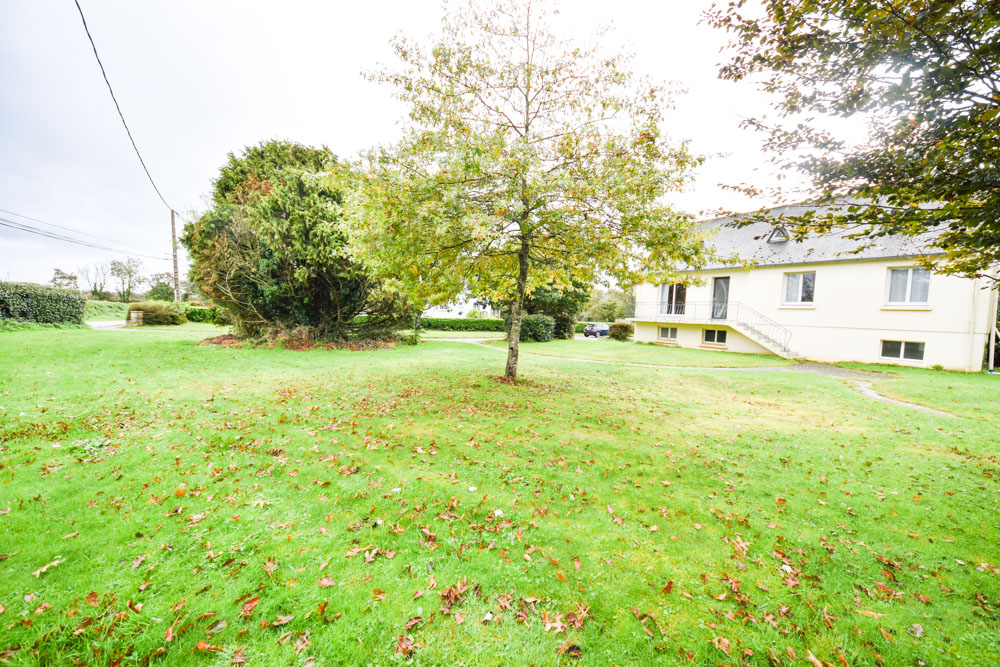 MAISON DE 94 M2 - NON MITOYENNE- SOUS-SOL COMPLET - GRENIER AMENAGEALE - GRAND JARDIN - GROS POTENTIEL-