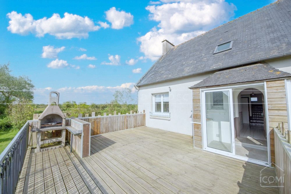 GRANDE MAISON 5/6 CHAMBRES - TERRAIN 3000M² - CALME - EXCELLENT DPE AVEC POMPE A CHALEUR ET POELE A BOIS - FENETRE PVC - FIBRE INTERNET - RARE