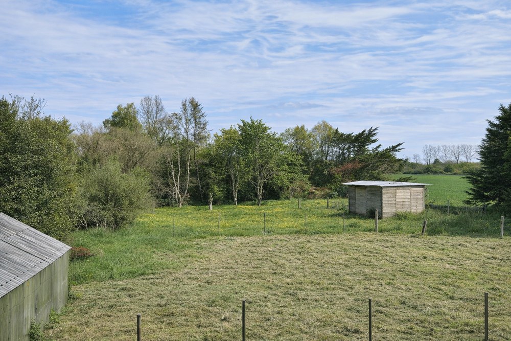GRANDE MAISON 5/6 CHAMBRES - TERRAIN 3000M² - CALME - EXCELLENT DPE AVEC POMPE A CHALEUR ET POELE A BOIS - FENETRE PVC - FIBRE INTERNET - RARE photo 5