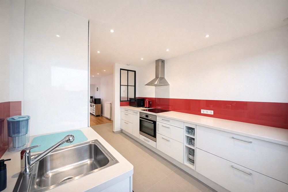 MAGNIFIQUE APPARTEMENT - 3 CHAMBRES (POSSIBLE 4) - LUMINEUX - BALCON - ASCENSEUR - PARKING COUVERT - PROCHE FUTUR TRAM - COUP DE COEUR photo 2