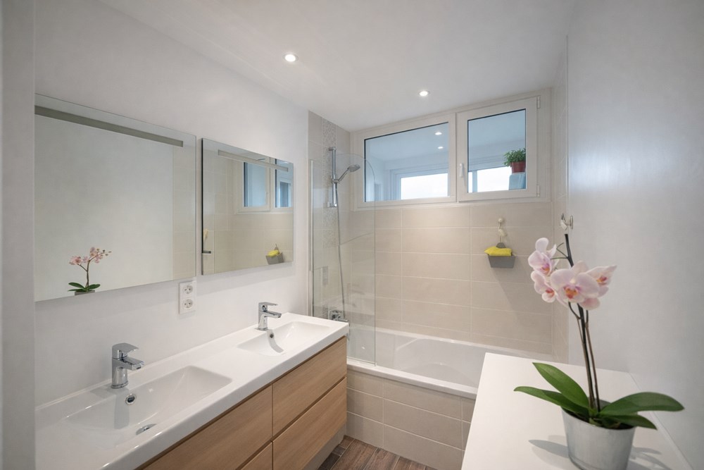 MAGNIFIQUE APPARTEMENT - 3 CHAMBRES (POSSIBLE 4) - LUMINEUX - BALCON - ASCENSEUR - PARKING COUVERT - PROCHE FUTUR TRAM - COUP DE COEUR photo 5