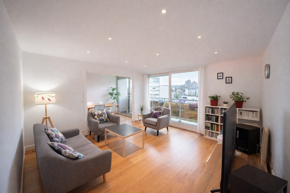 MAGNIFIQUE APPARTEMENT - 3 CHAMBRES (POSSIBLE 4) - LUMINEUX - BALCON - ASCENSEUR - PARKING COUVERT - PROCHE FUTUR TRAM - COUP DE COEUR