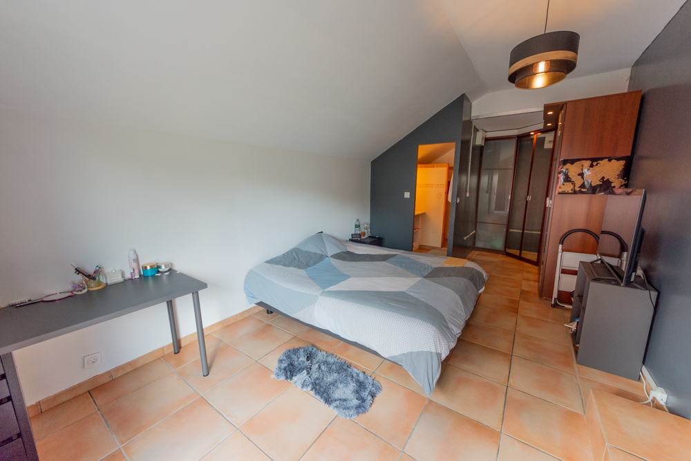 MAISON INDIVIDUELLE 120M² DE 1930 - 3 CHAMBRES - SOUS-SOL - SUR TERRAIN DE 485M² photo 5