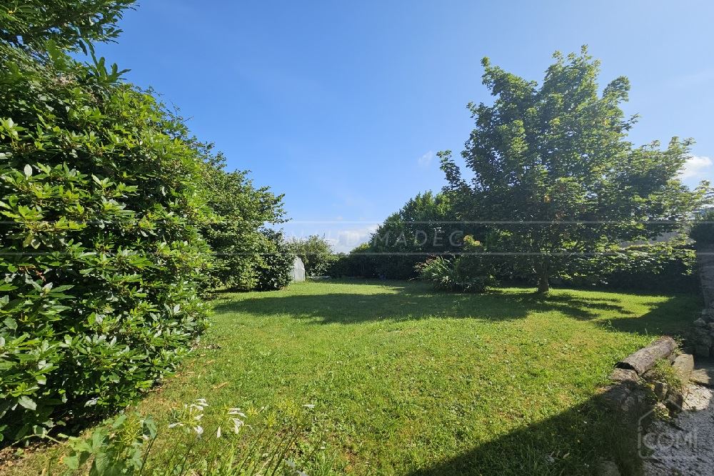 MAISON T6 DE CHARME AVEC 4/5 CHAMBRES - TERRAIN +600M² - 2 DEPENDANCES - DPE D - RARE - SECTEUR RECHERCHE photo 2