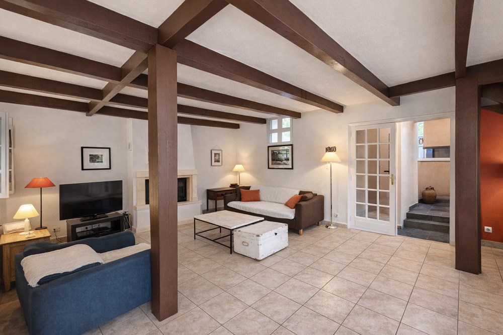 MAISON T6 DE CHARME AVEC 4/5 CHAMBRES - TERRAIN +600M² - 2 DEPENDANCES - DPE D - RARE - SECTEUR RECHERCHE photo 2
