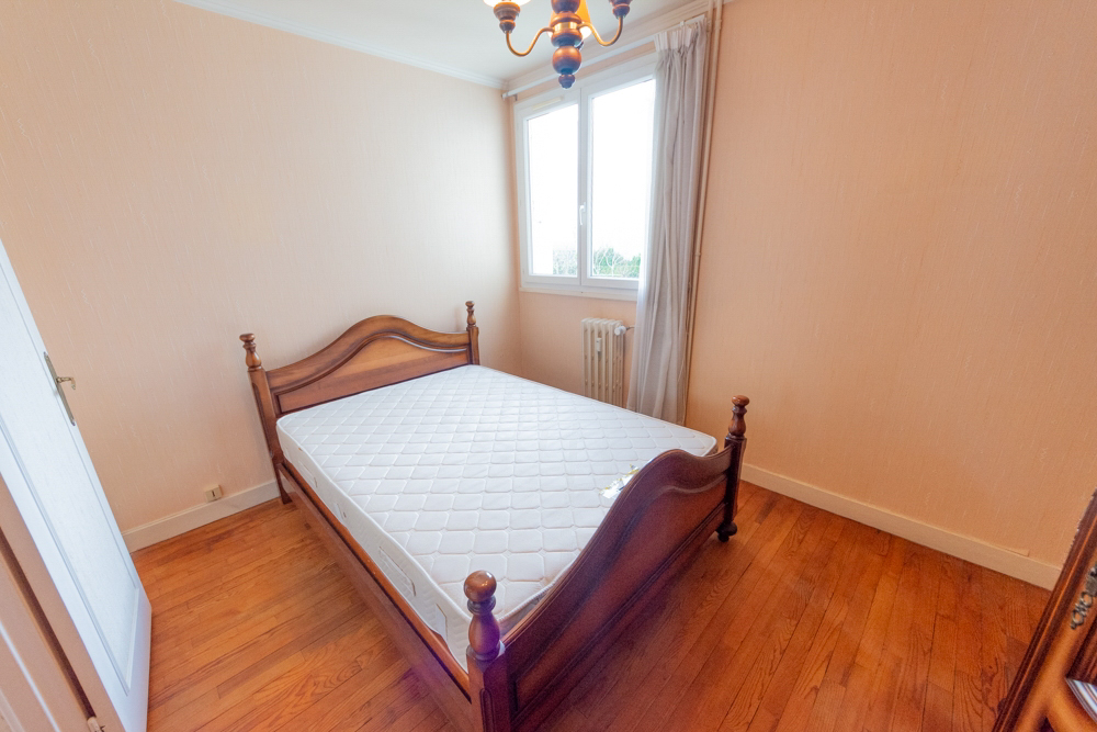 APPARTEMENT T3 57M² - 1 CHAMBRE (POSSIBLE 2) - BALCON - ASCENSEUR - DALLE BETON photo 4